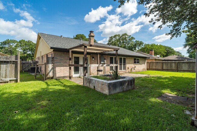 Building Photo - 16238 Brookford Dr