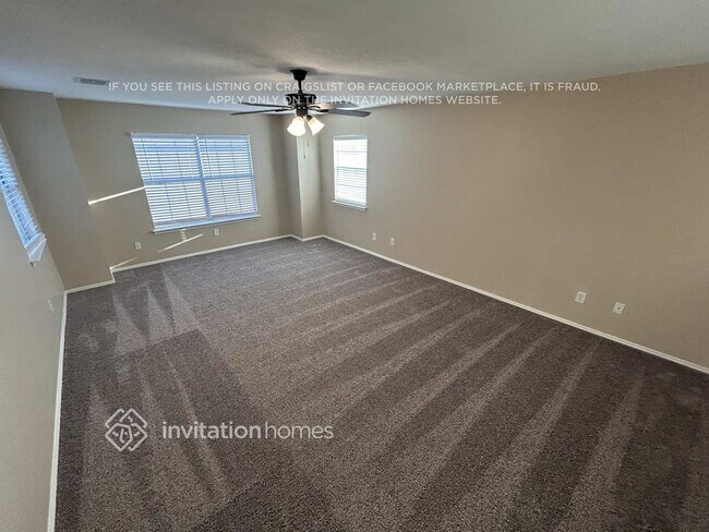 Building Photo - 250 Hilltop Dr