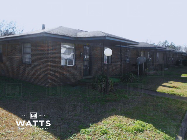 Primary Photo - Clayton Court Apartments - 705D