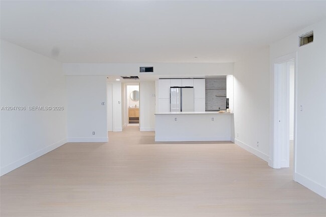 Building Photo - 3051 N Course Dr