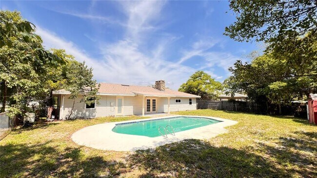 Building Photo - 1073 Leeward Dr