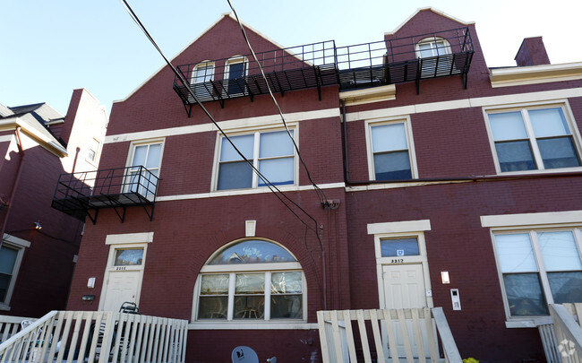 Building Photo - Fulton Chateau