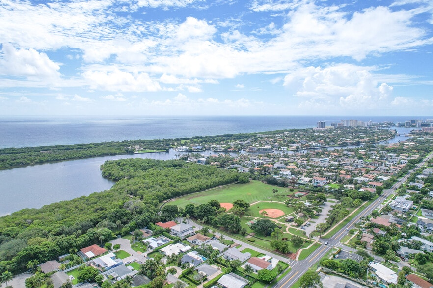 Building Photo - 250 NE 20th St