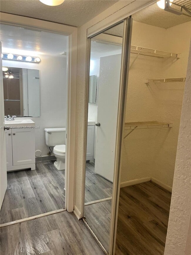 Building Photo - 2871 N Oakland Forest Dr