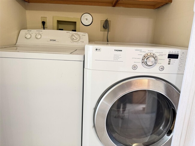 Building Photo - 10701 NW 14th St