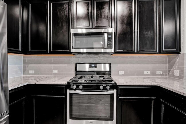 Building Photo - 6020 Genova Pl