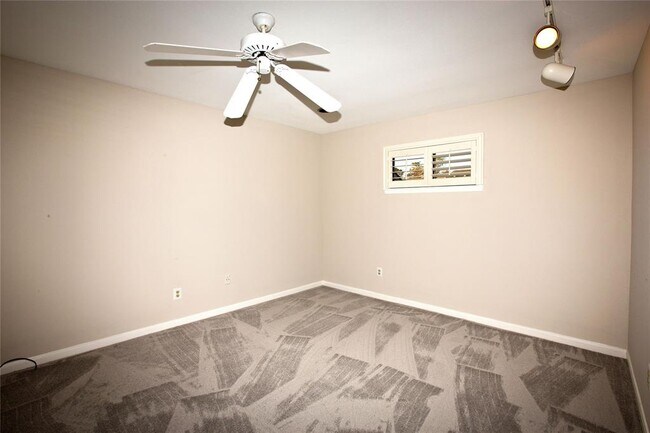 Building Photo - 12625 Memorial Dr