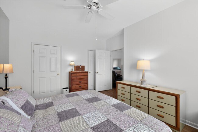 Building Photo - 2605 Chapel Lake Dr