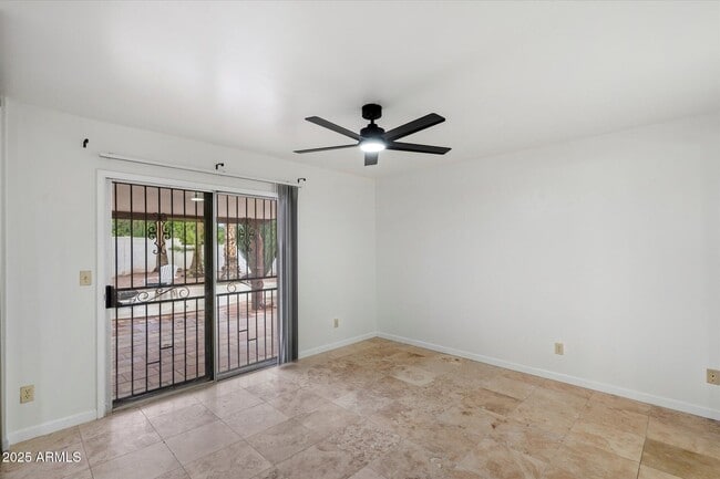 Building Photo - 5520 N 77th Pl