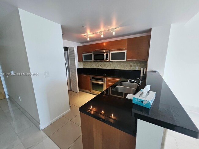 Building Photo - 253 NE 2nd St