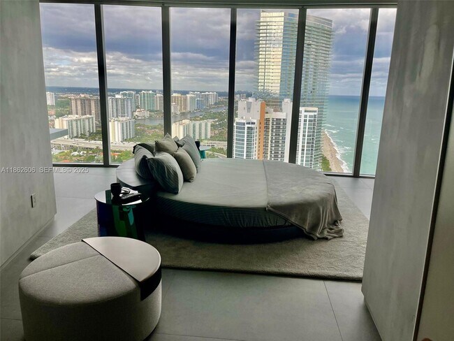 Building Photo - 18555 Collins Ave