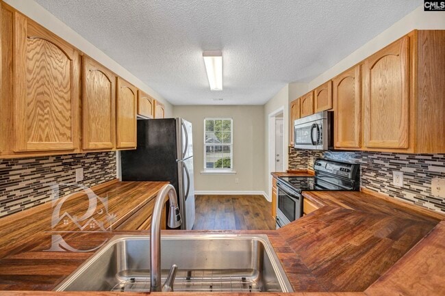 Building Photo - 41 Providence Manor Ct