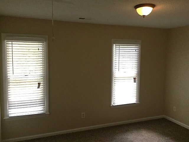 Building Photo - 3200 Daingerfield Dr
