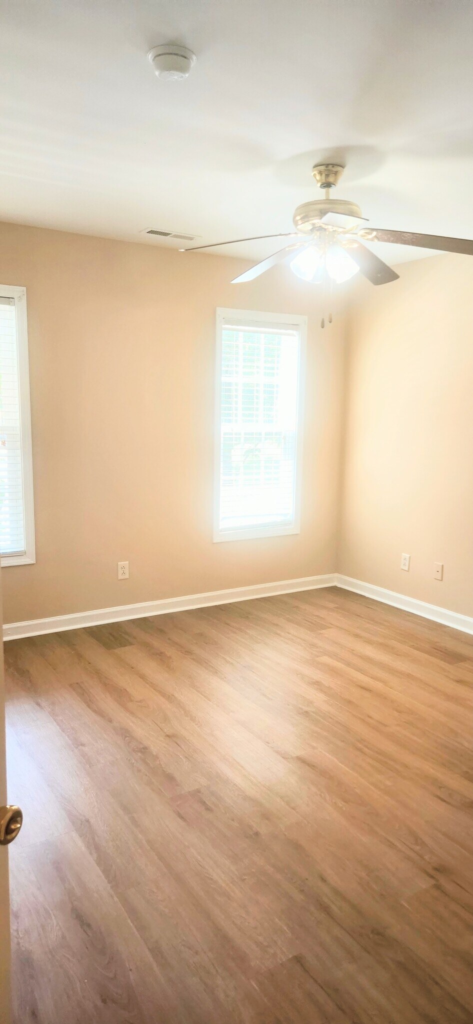 Building Photo - 6001 Mullens Dr