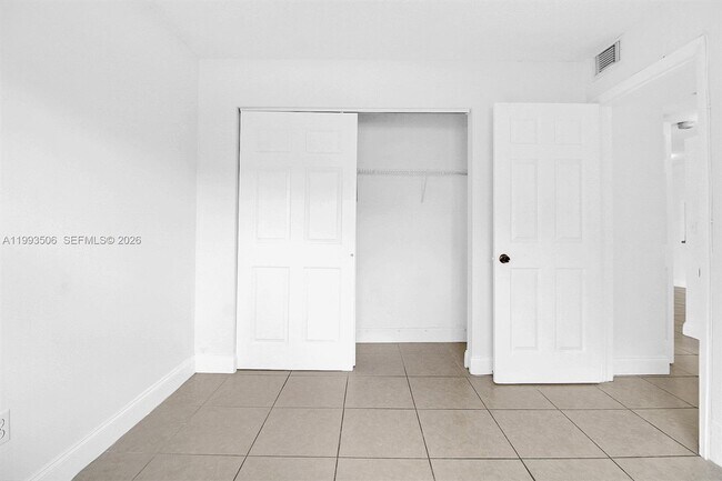 Building Photo - 9730 Hammocks Blvd