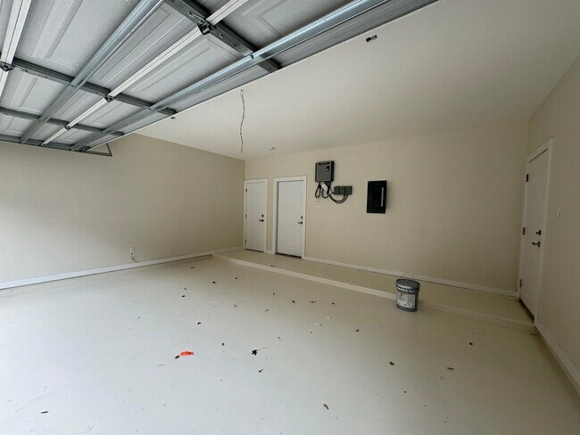 Building Photo - 210 Veracruz Dr