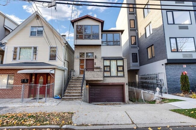 Building Photo - 3307 Liberty Ave