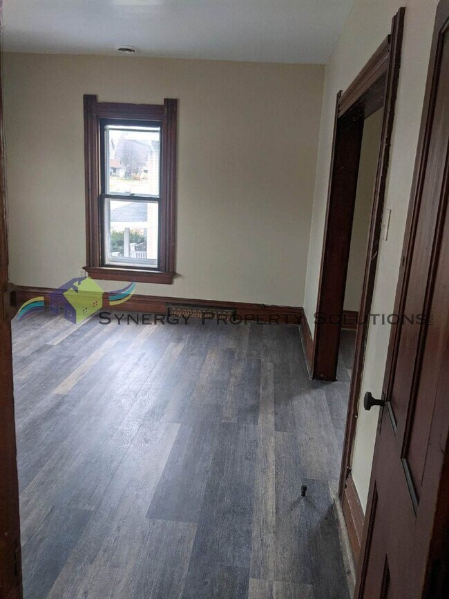 Building Photo - Sturges Ave. 143 - 145