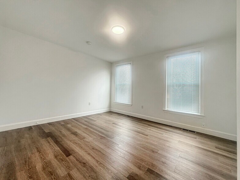 Building Photo - 1424 3rd St NW