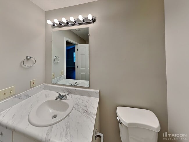 Building Photo - 2721 Painted Pony Dr
