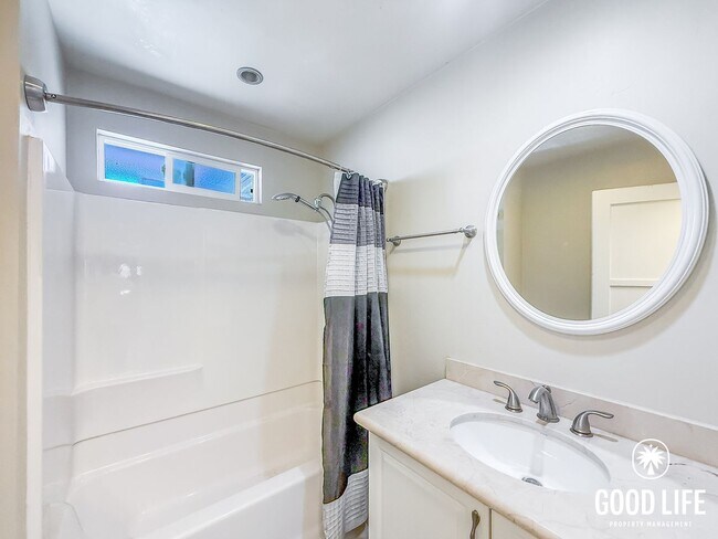 Building Photo - SD: Cozy 2BD/2BA Home in Ramona with Front Patio, Included Landscaping & A/C