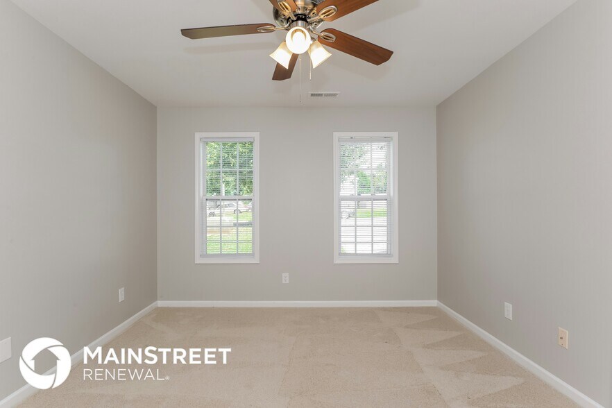 Building Photo - 10527 Hugue Way