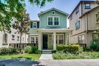Building Photo - Modern Townhome in Prime Location — Walkab...