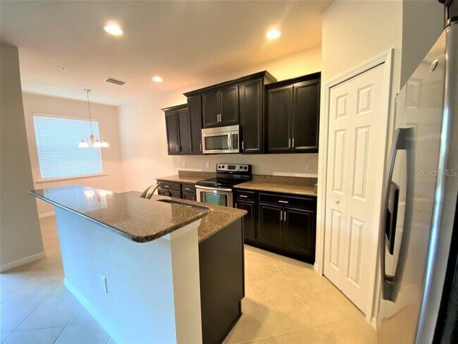 Building Photo - 7886 Moonstone Dr