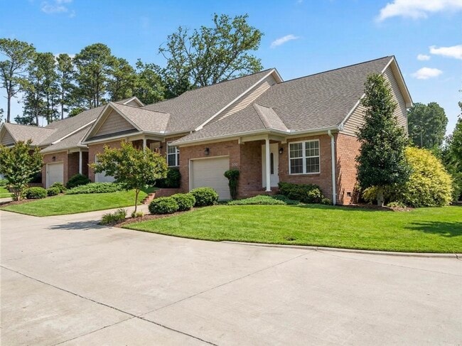 Building Photo - 200 Clover Ct