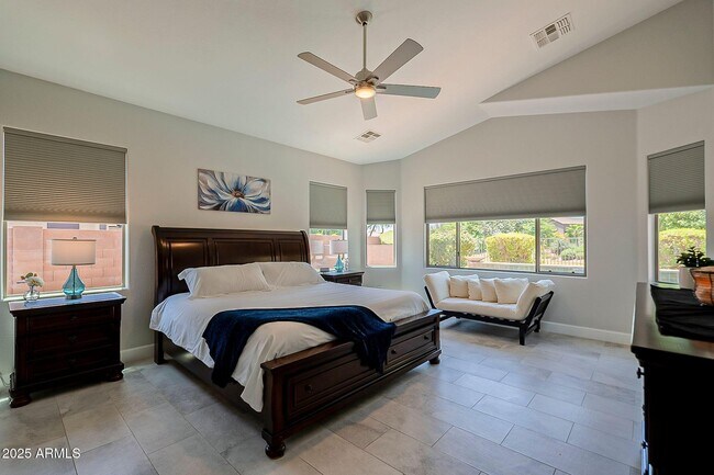 Building Photo - 2401 E Sequoia Dr
