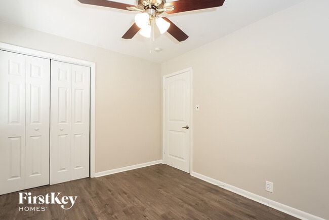 Building Photo - 503 Rosebriar Ct