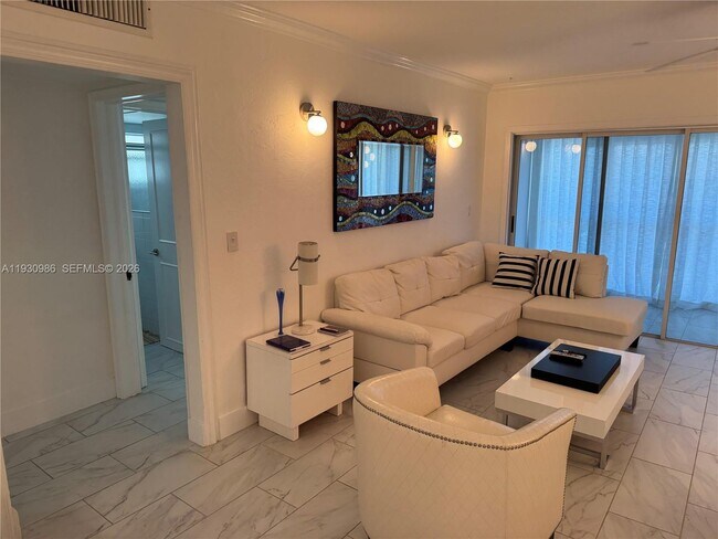 Building Photo - 300 Sunrise Dr