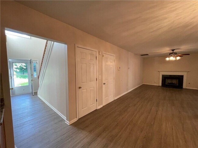 Building Photo - 2665 Woodbine Hill Way