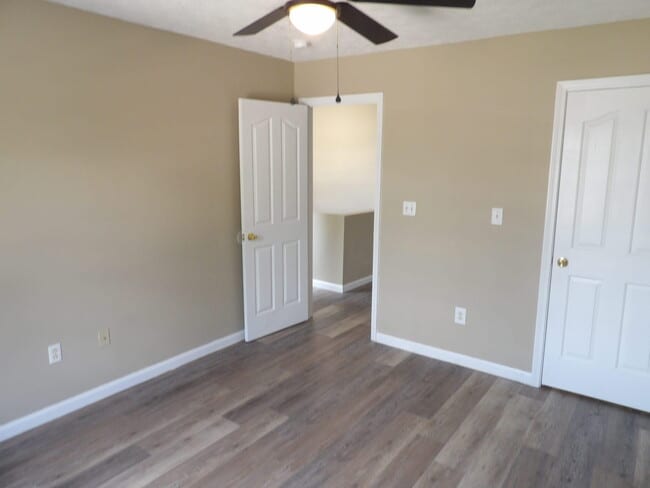 Building Photo - 326 Bypass Plaza Dr