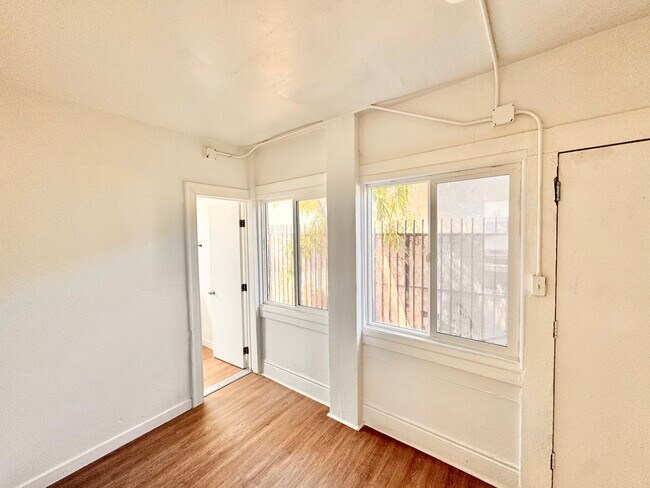 Building Photo - 617 S Soto St