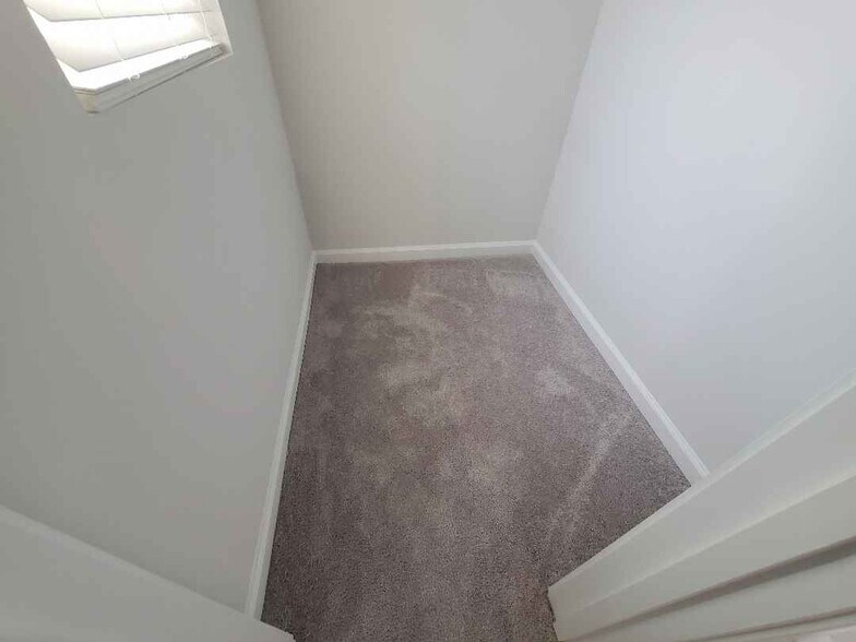 Building Photo - Room in Townhome on Kasota Ln