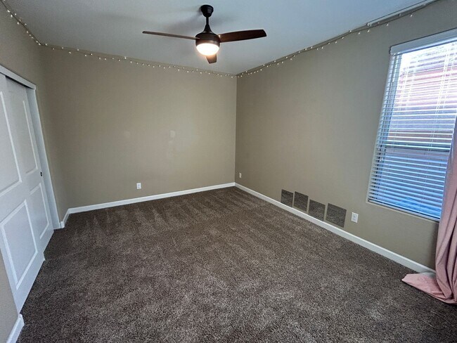 Building Photo - 26105 N 137th Ln