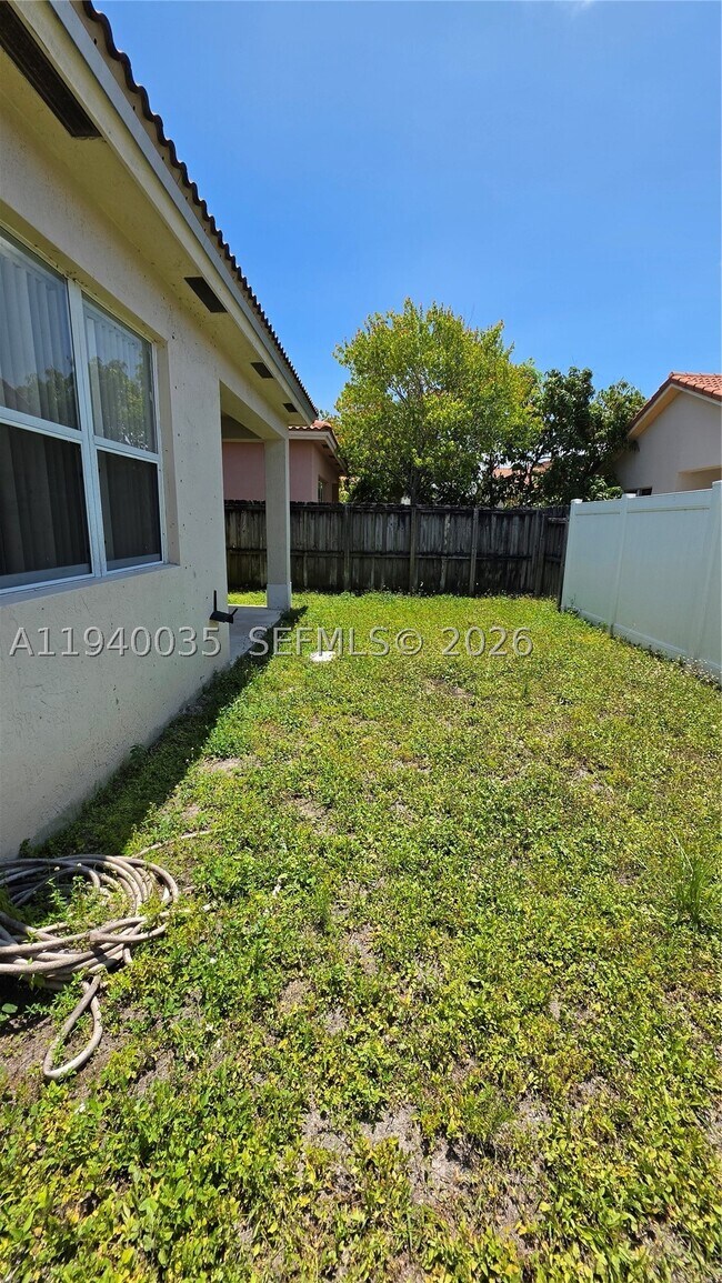 Building Photo - 2160 NE 37th Terrace