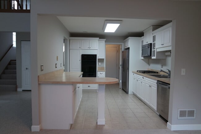 Building Photo - 2259 Seaver Ln
