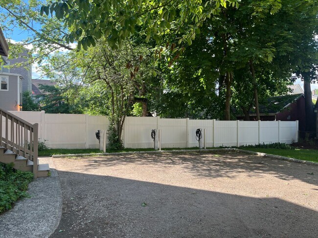 Building Photo - 69 Edwards St