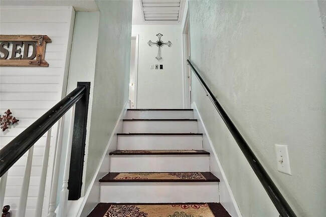 Building Photo - BEAUTIFUL 4BED 2BATH HOME WITH DETACHED OF...