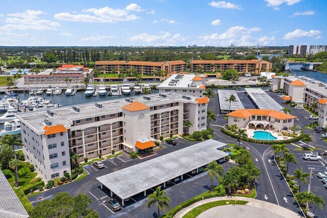 Building Photo - 29 Yacht Club Dr