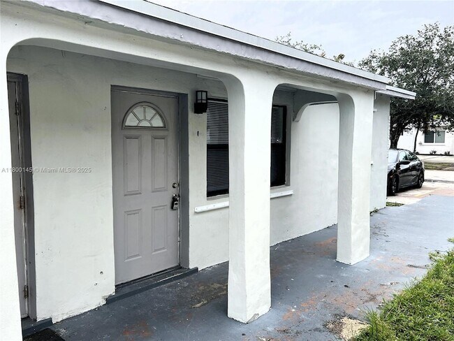 Building Photo - 2226 Cody St