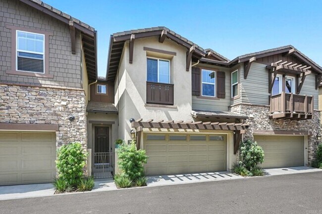 Building Photo - GORGEOUS 3 Bed Townhouse w/ EV & Solar