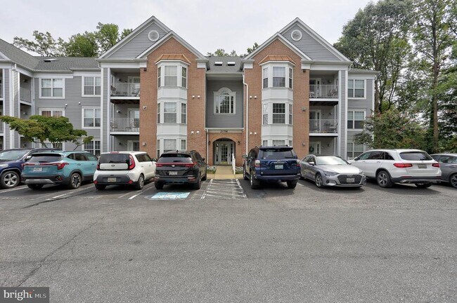 Building Photo - 2056 Quaker Way