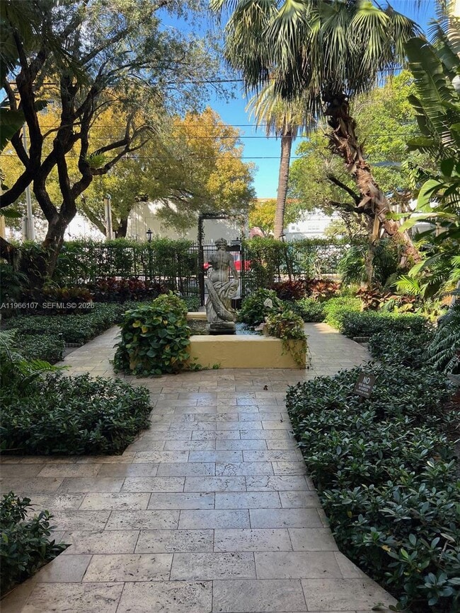 Building Photo - 536 14th St