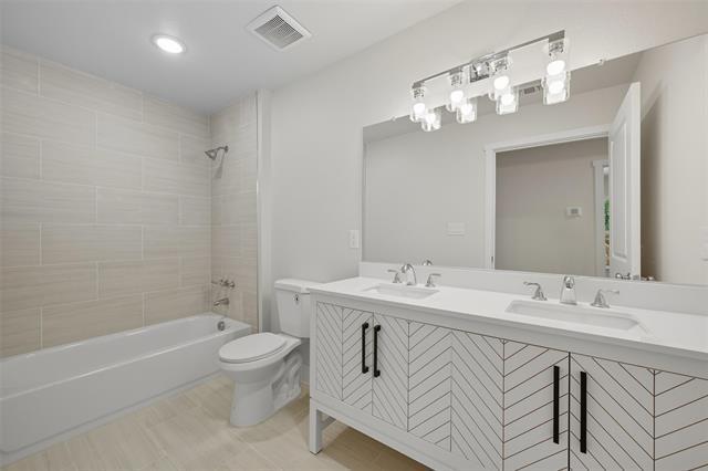 Building Photo - 825 W Walker St