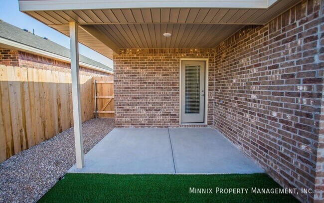 Building Photo - 2113 N. Ave. L-