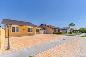 Building Photo - 14831 Kendale Lakes Blvd