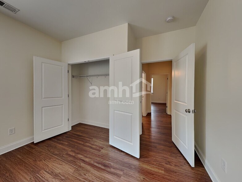 Building Photo - 1221 Bordeau Way